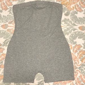 This is a strapless romper.